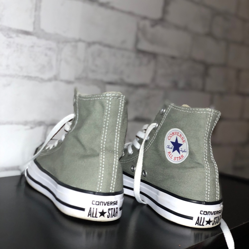 High top chuck Taylor converse